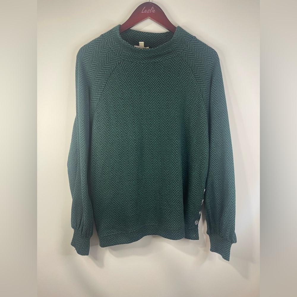 Como Blu Elegant green light  weight Knit Sweater